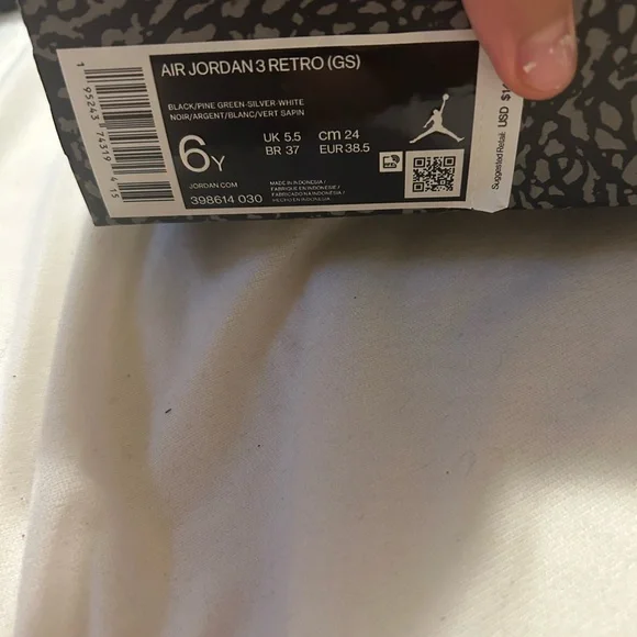 Jordan Air 3 Retro Black and Silver Box - Picture 2 of 9